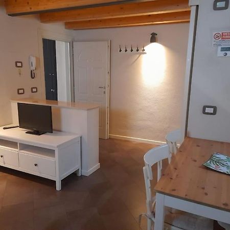 Iseo Loft - Comfort In Downtownアパートメント エクステリア 写真
