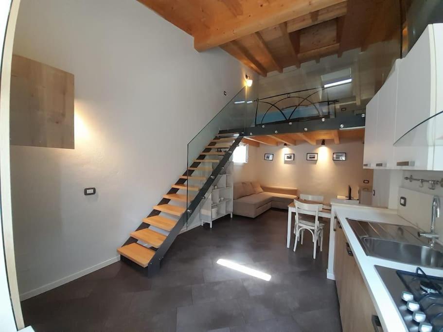 Iseo Loft - Comfort In Downtownアパートメント エクステリア 写真